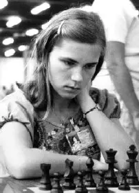Ildiko Madl (Dubai, 1986)