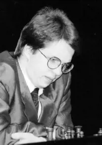 Nigel D Short (Paris, 1990)